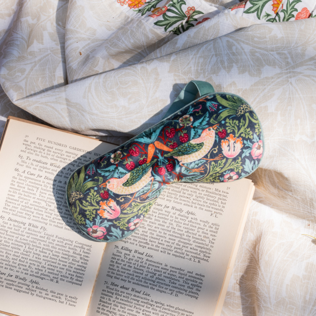 The Voyager Velvet Eye Mask with Dried Lavender Flowers