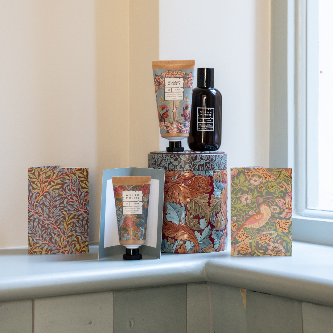 Oak &amp; Willow Bathing Gift Tin